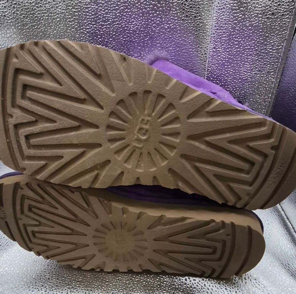 UGG - Picture 13 of 14